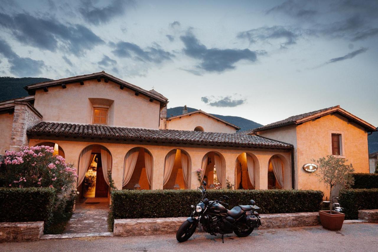 Ex Convento Santa Croce-Country Resort SantʼAnatolia di Narco Exterior foto