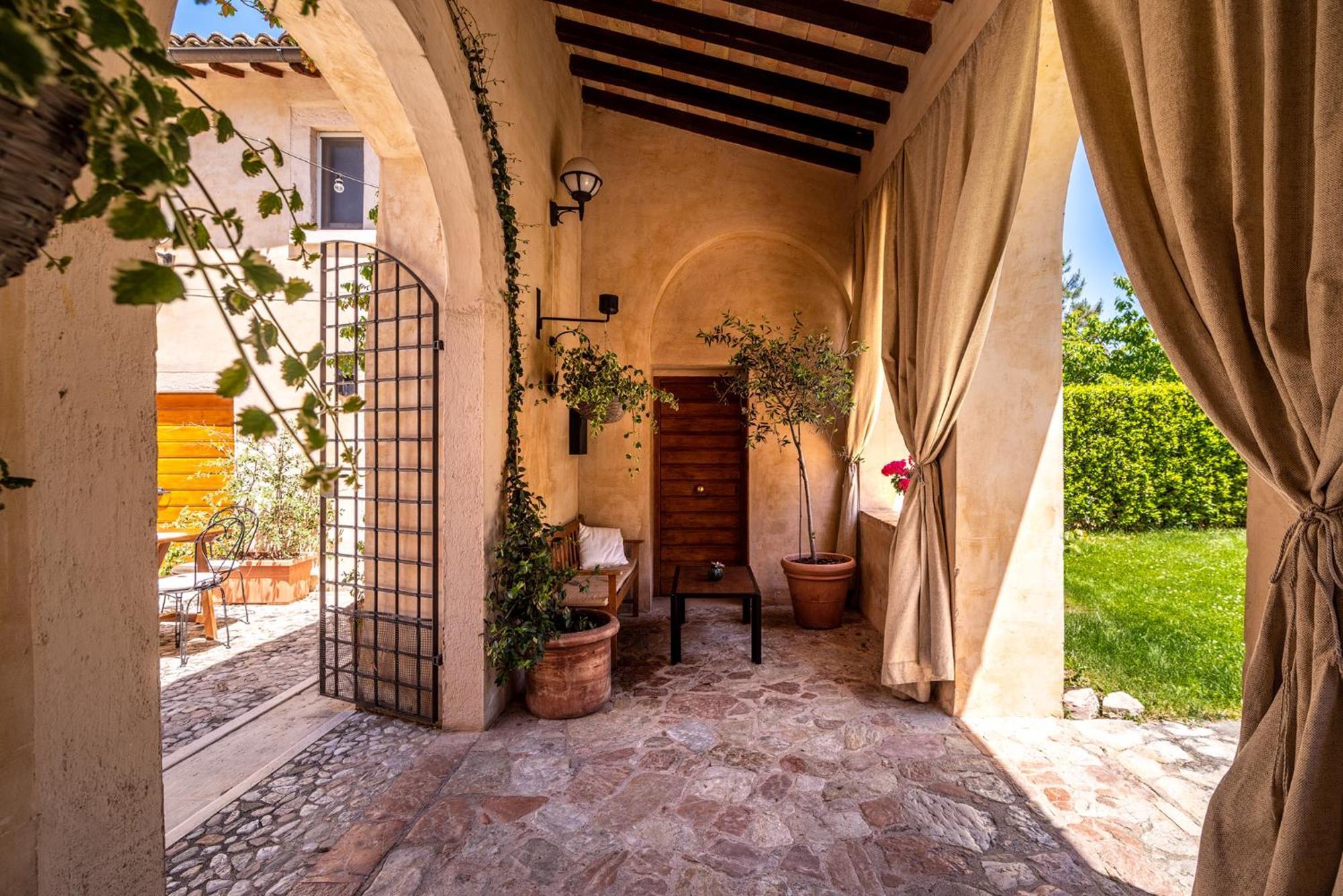 Ex Convento Santa Croce-Country Resort SantʼAnatolia di Narco Exterior foto